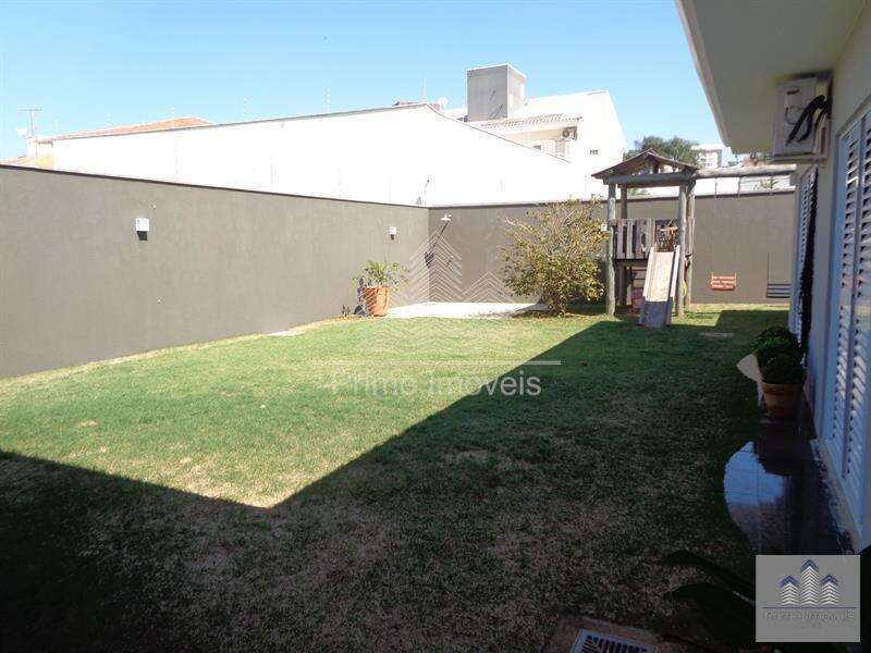 Casa para Comprar em Marília no bairro Jardim Tropical Casa para Comprar em Marília no bairro Jardim Tropical