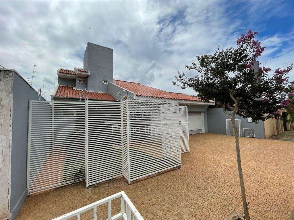 Casa para Comprar em Marília no bairro AEROPORTO