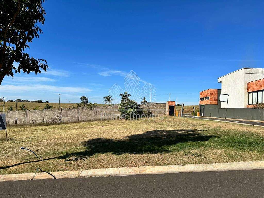 Terreno para Comprar em Marília no bairro JARDIM ESMERALDA