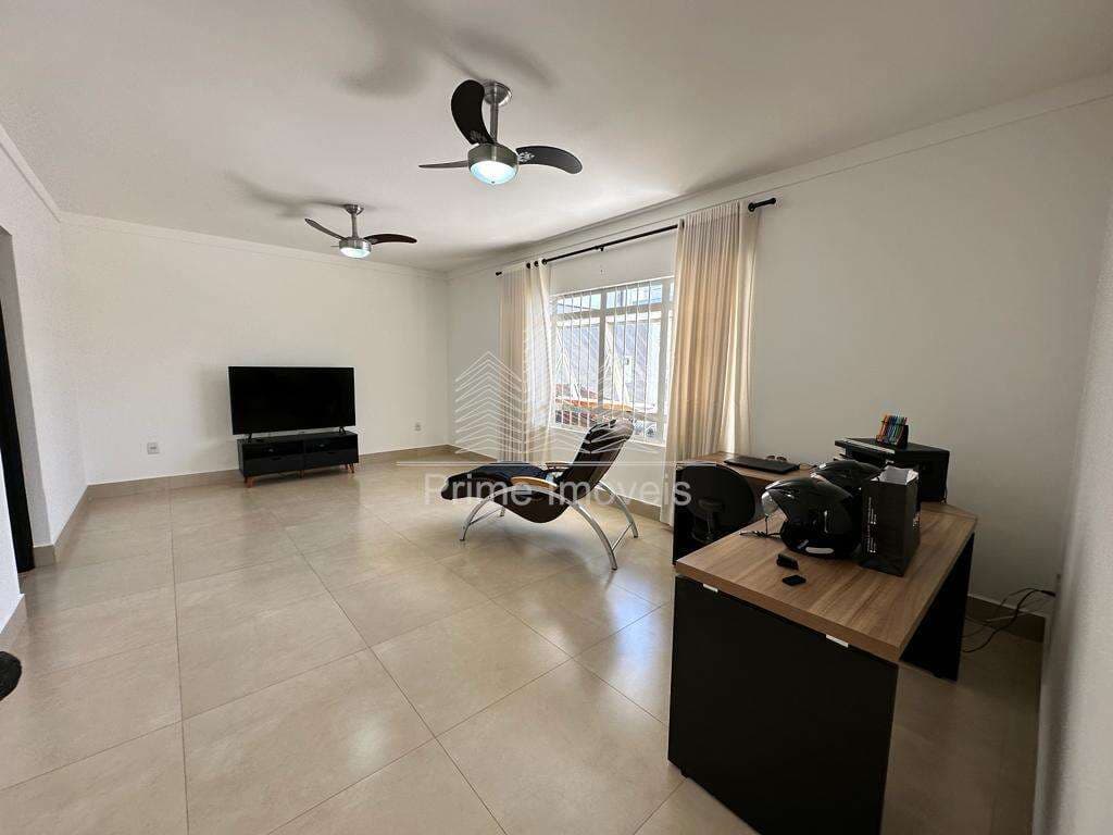 Casa para Comprar em Marília no bairro JARDIM OHARA