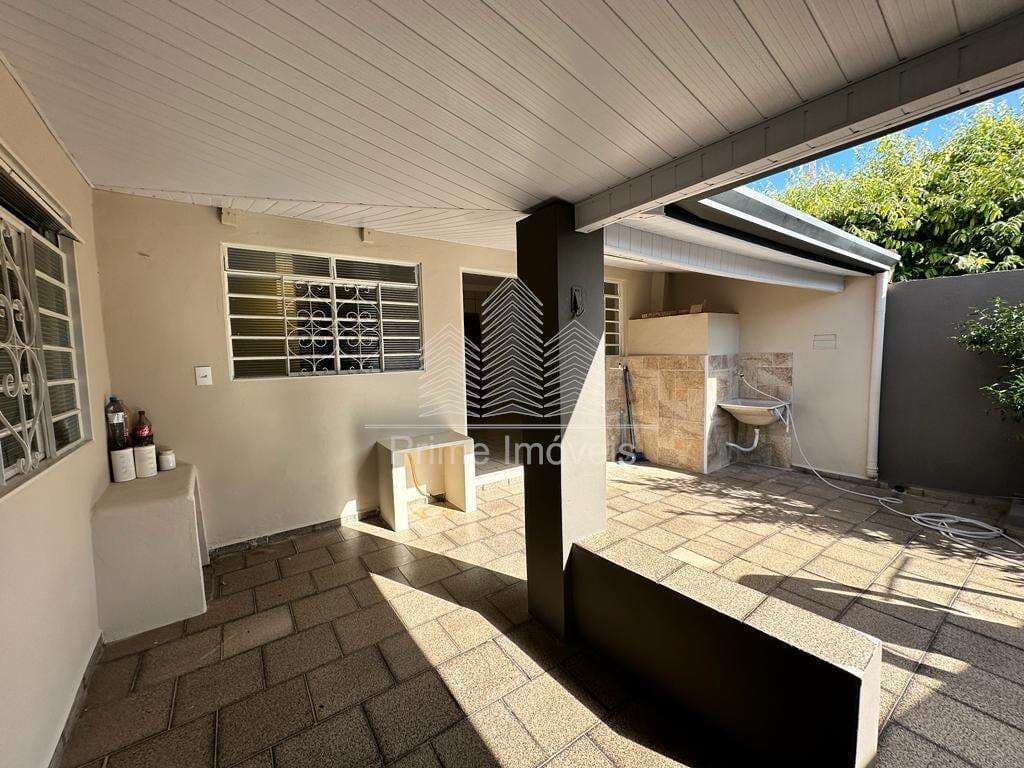 Casa para Comprar em Marília no bairro JARDIM AEROPORTO