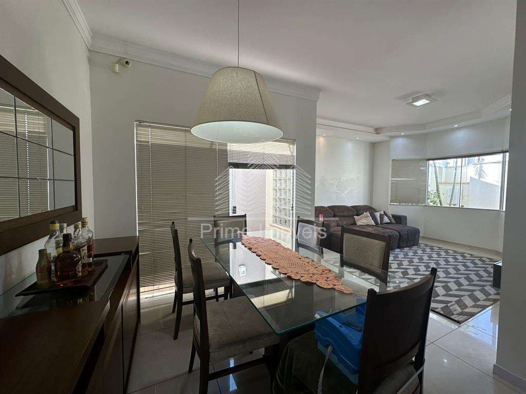 Casa para Comprar em Marília no bairro JARDIM PARATI