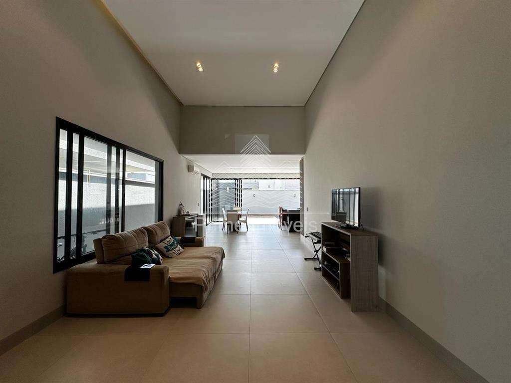 Casa para Comprar em Marília no bairro AEROPORTO