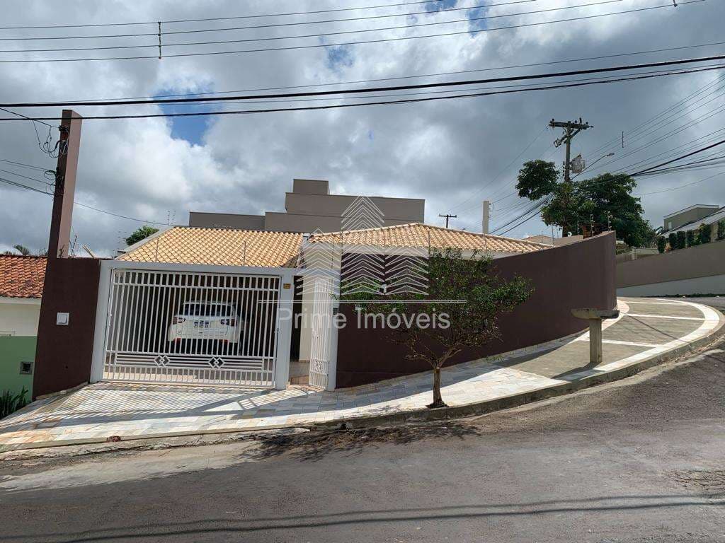 Casa para Comprar em Marília no bairro PARQUE DAS ESMERALDAS