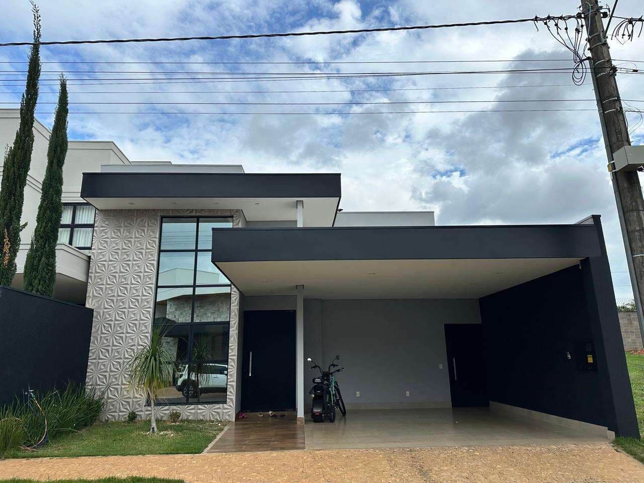 Casa para Comprar em Marília no bairro ESMERALDA RESIDENCE II