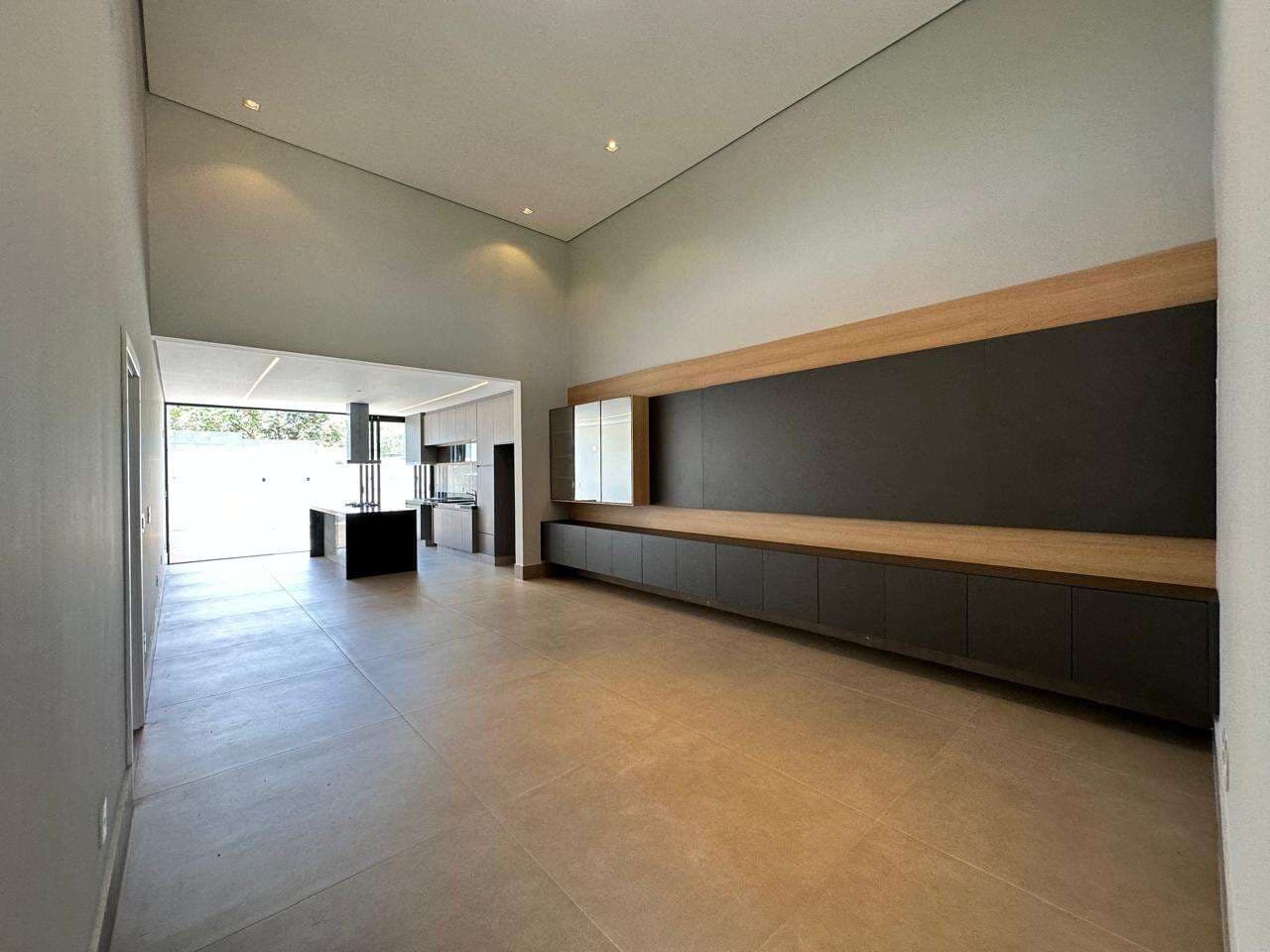 Casa para Comprar em Marília no bairro SILENZIO ESMERALDA