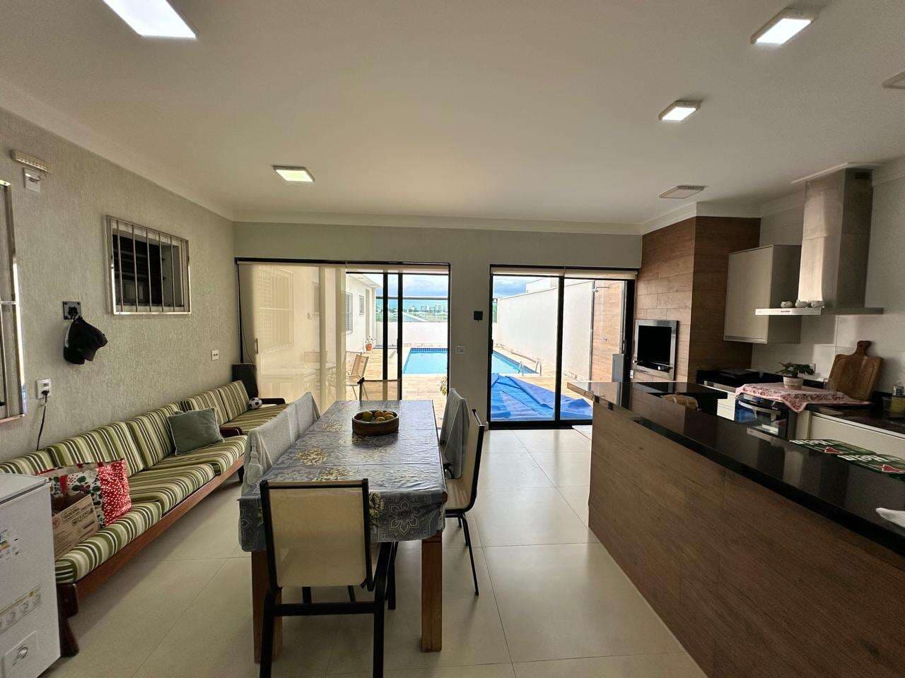 Casa para Comprar em Marília no bairro PARQUE DAS ESMERALDAS II